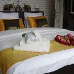 Baan Siam